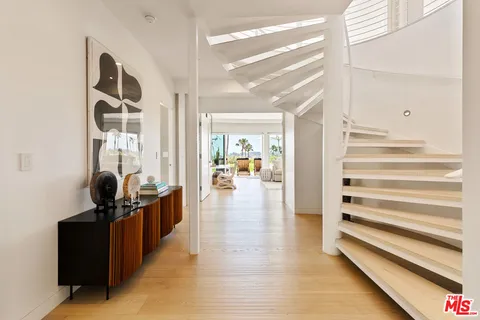 $4,950,000 | 6375 Gayton Place, Malibu, CA 90265