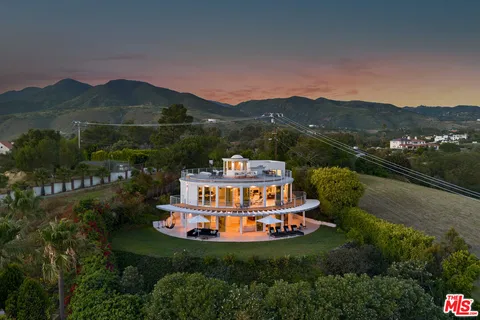 $4,950,000 | 6375 Gayton Place, Malibu, CA 90265