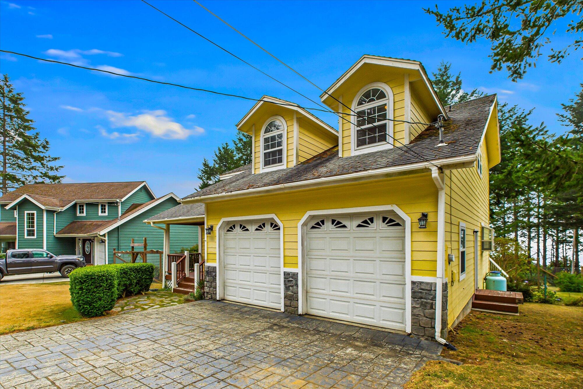 341 Seafoam Road Whitethorn, CA 95589 - Photo 4 of 68