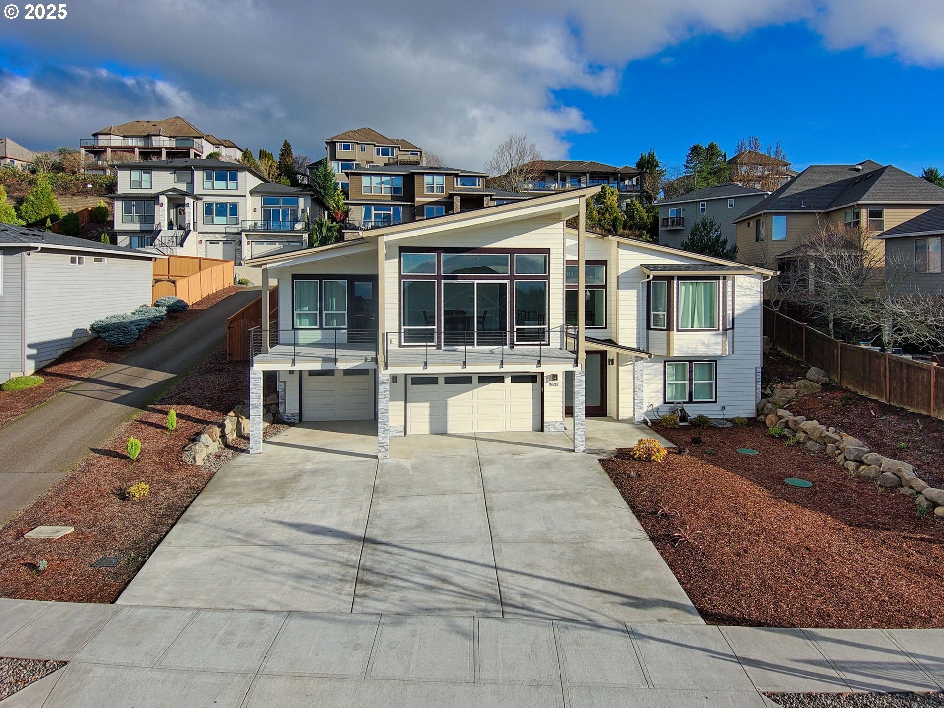 1920 Northwest Klickitat Street Camas, WA 98607 - Photo 2 of 48