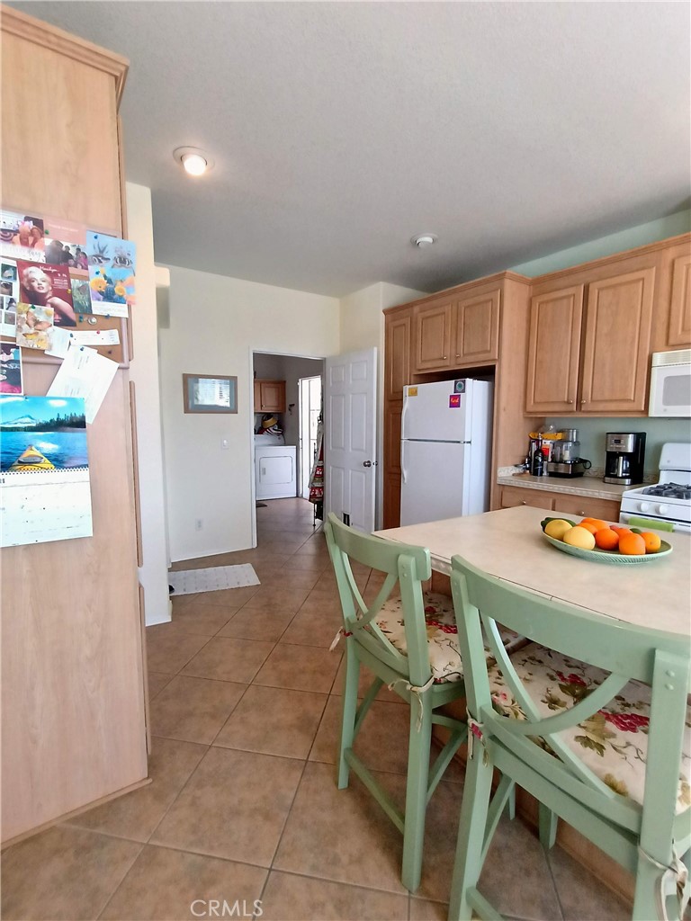 17640 Corkill Road, Unit 40 Desert Hot Springs, CA 92241 - Photo 14 of 55 Kitchen