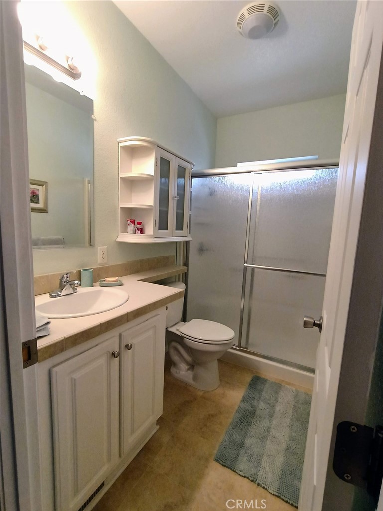 17640 Corkill Road, Unit 40 Desert Hot Springs, CA 92241 - Photo 17 of 55 Guest bathroom