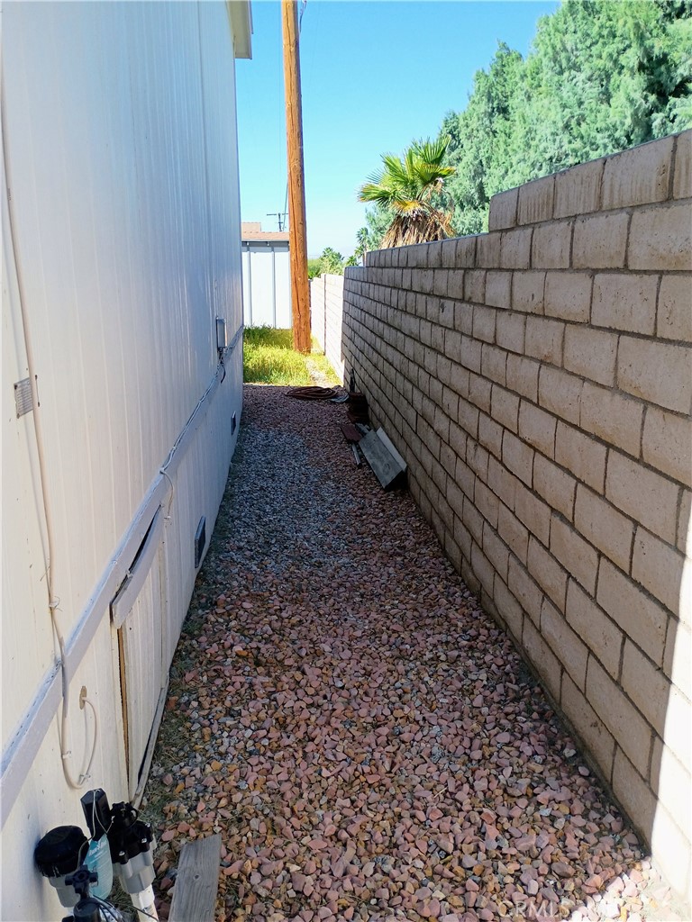 17640 Corkill Road, Unit 40 Desert Hot Springs, CA 92241 - Photo 38 of 55 Back of home