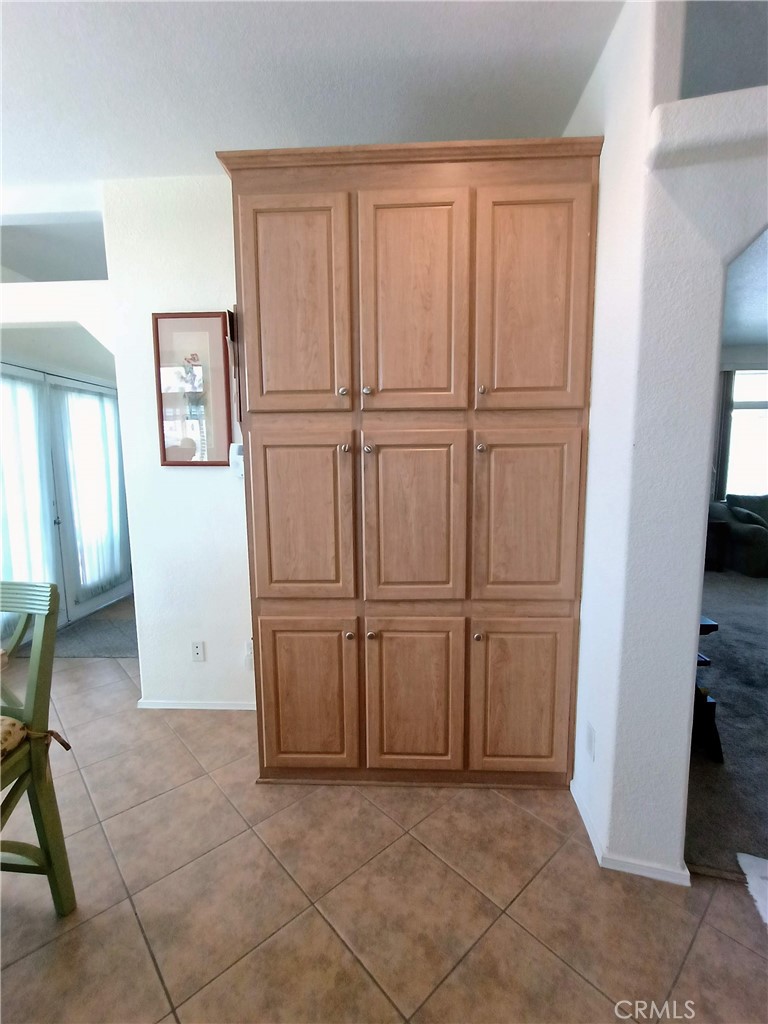 17640 Corkill Road, Unit 40 Desert Hot Springs, CA 92241 - Photo 10 of 55 Kitchen cabinets