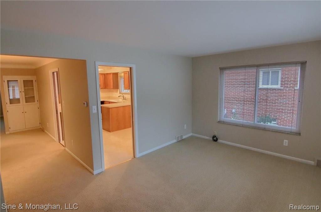 886 Harcourt Road Grosse Pointe Park, MI 48230 - Photo 10 of 39