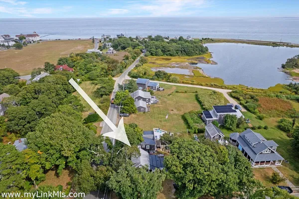 $899,000 | 50 Canonicus Avenue, Oak Bluffs, MA 02557