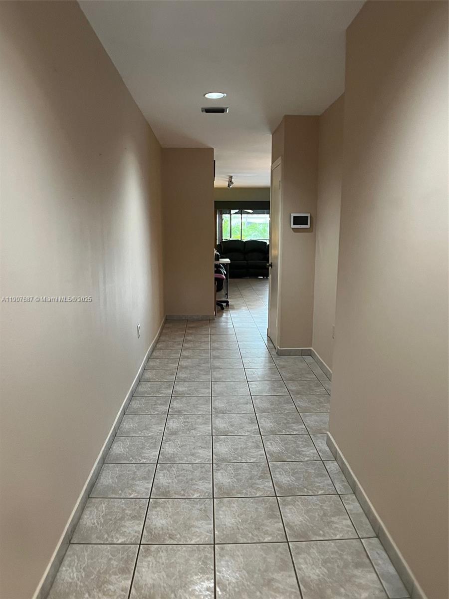 15167 Montrose Road Miami Lakes, FL 33016 - Photo 3 of 11 FOYER