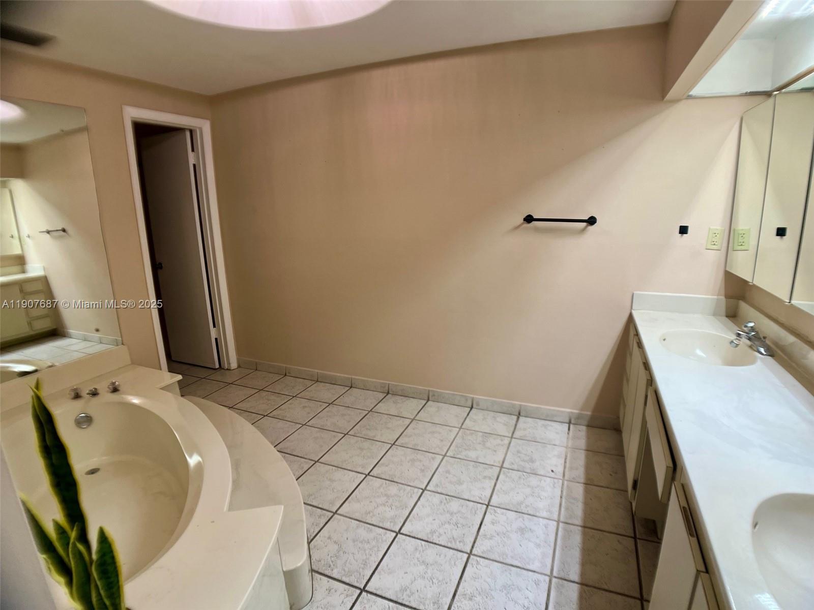 15167 Montrose Road Miami Lakes, FL 33016 - Photo 7 of 11 Gallery Image 7