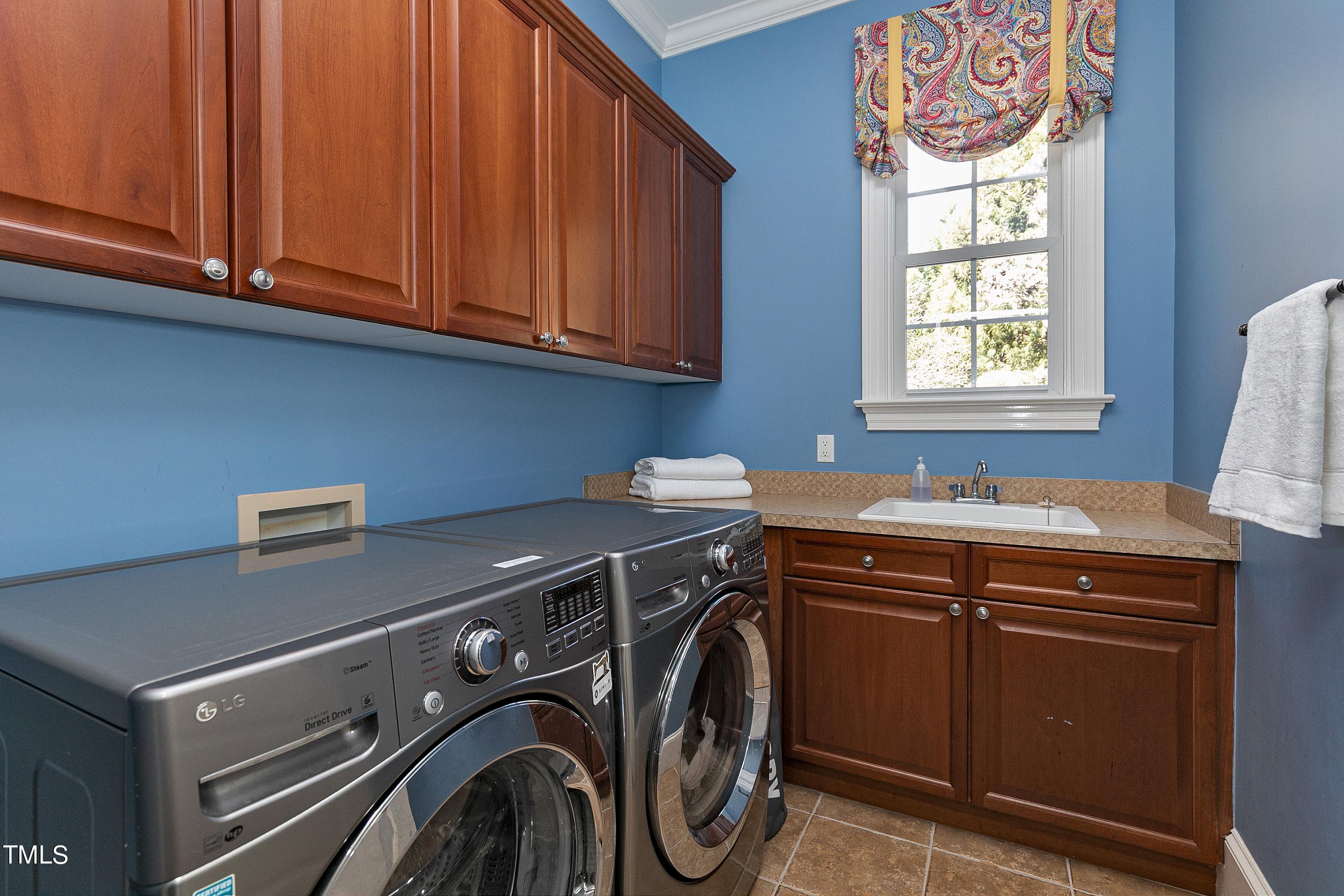 2912 Ryton Court Raleigh, NC 27613 - Photo 36 of 86 Laundry Room