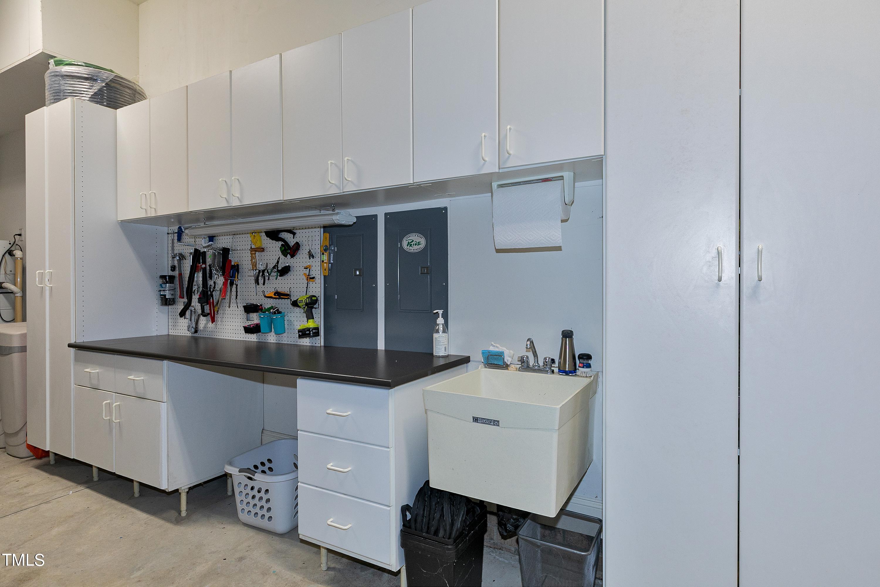 2912 Ryton Court Raleigh, NC 27613 - Photo 58 of 86 Garage