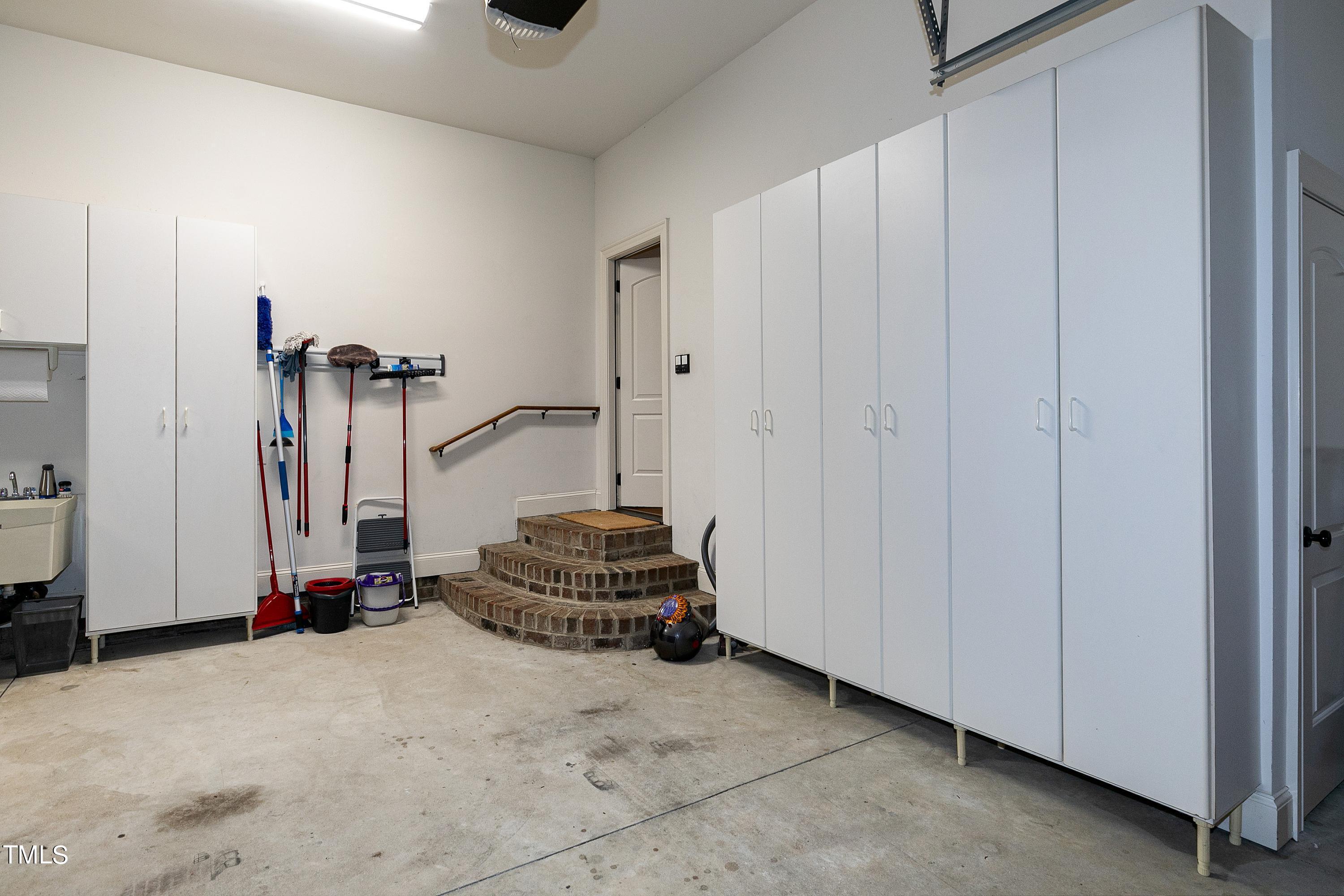 2912 Ryton Court Raleigh, NC 27613 - Photo 59 of 86 Garage