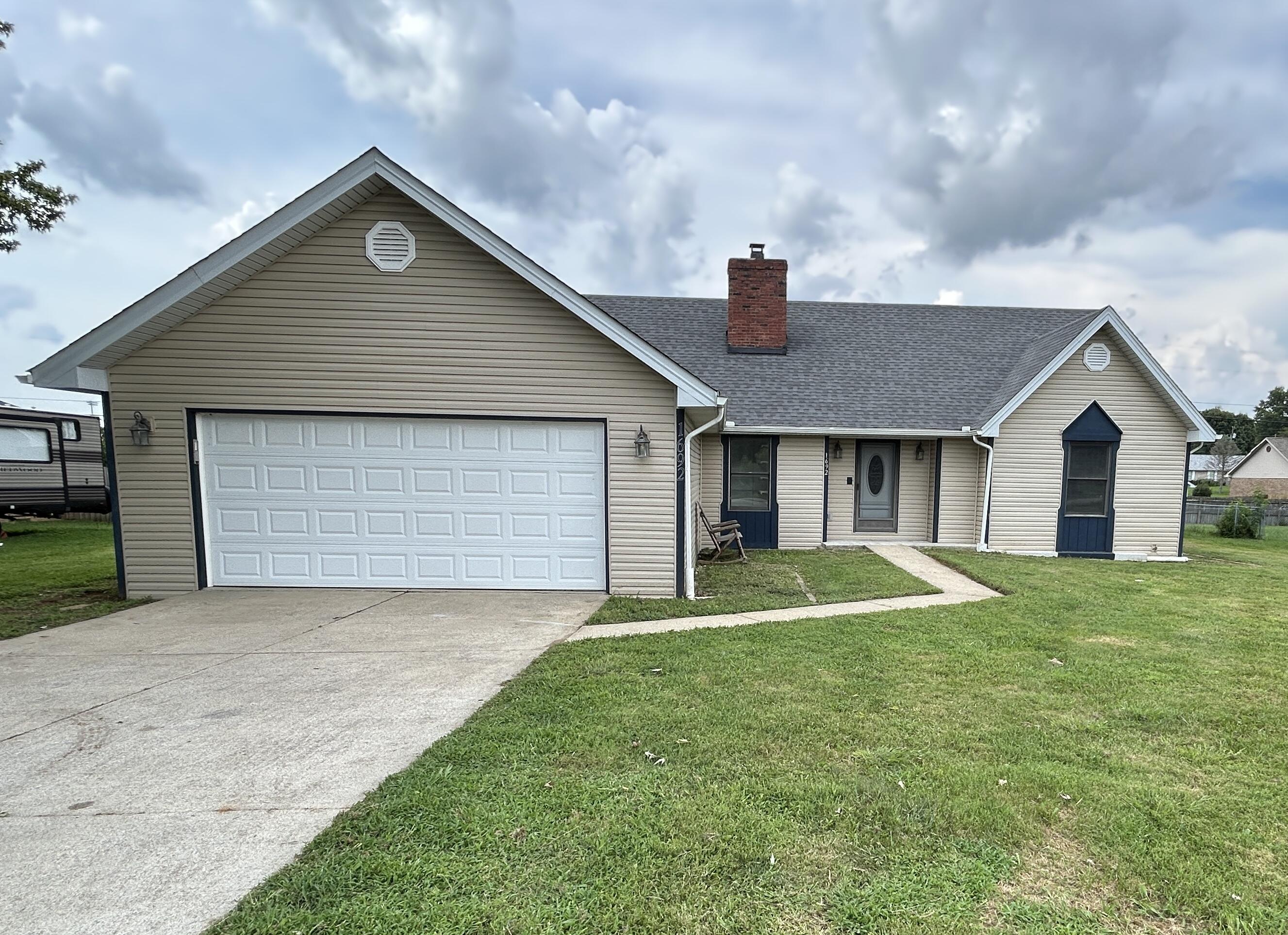 1692 Patterson Branch Road Somerset, KY 42503 - Photo 2 of 38 IMG_9442