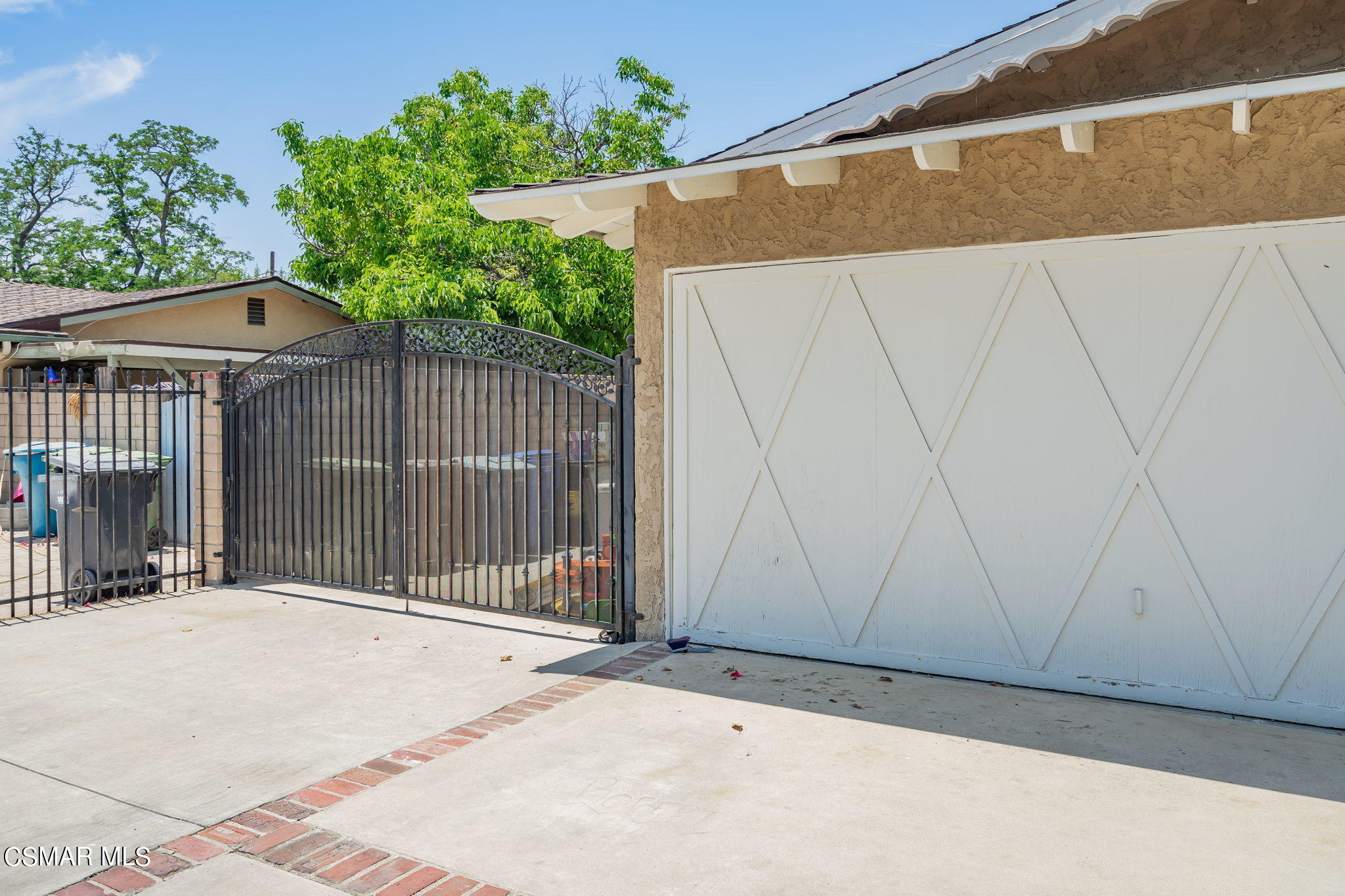 4198 Adam Road Simi Valley, CA 93063 - Photo 16 of 19 a backyard of a house