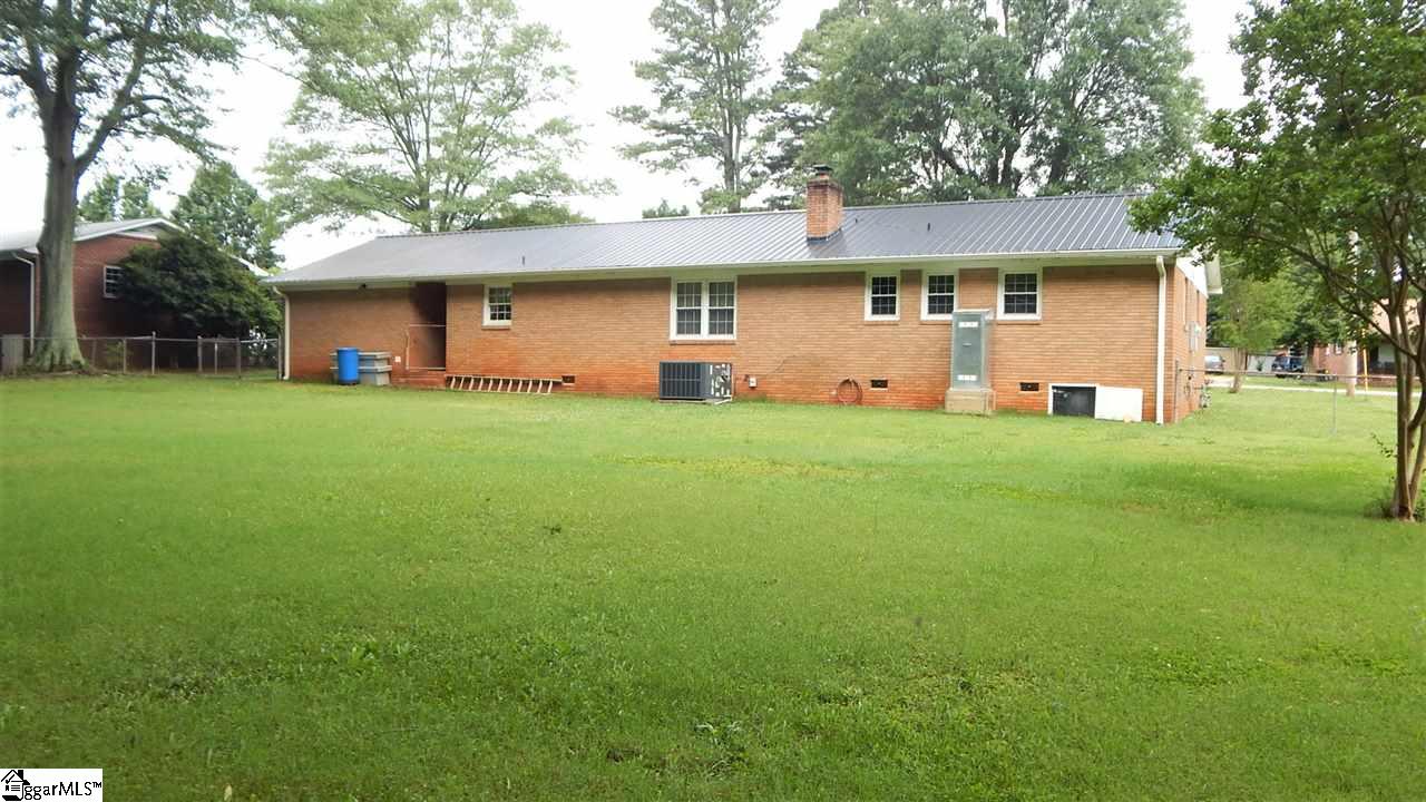 104 Wilson Road Greer, SC 29650 - Photo 2 of 16 Gallery Image 2