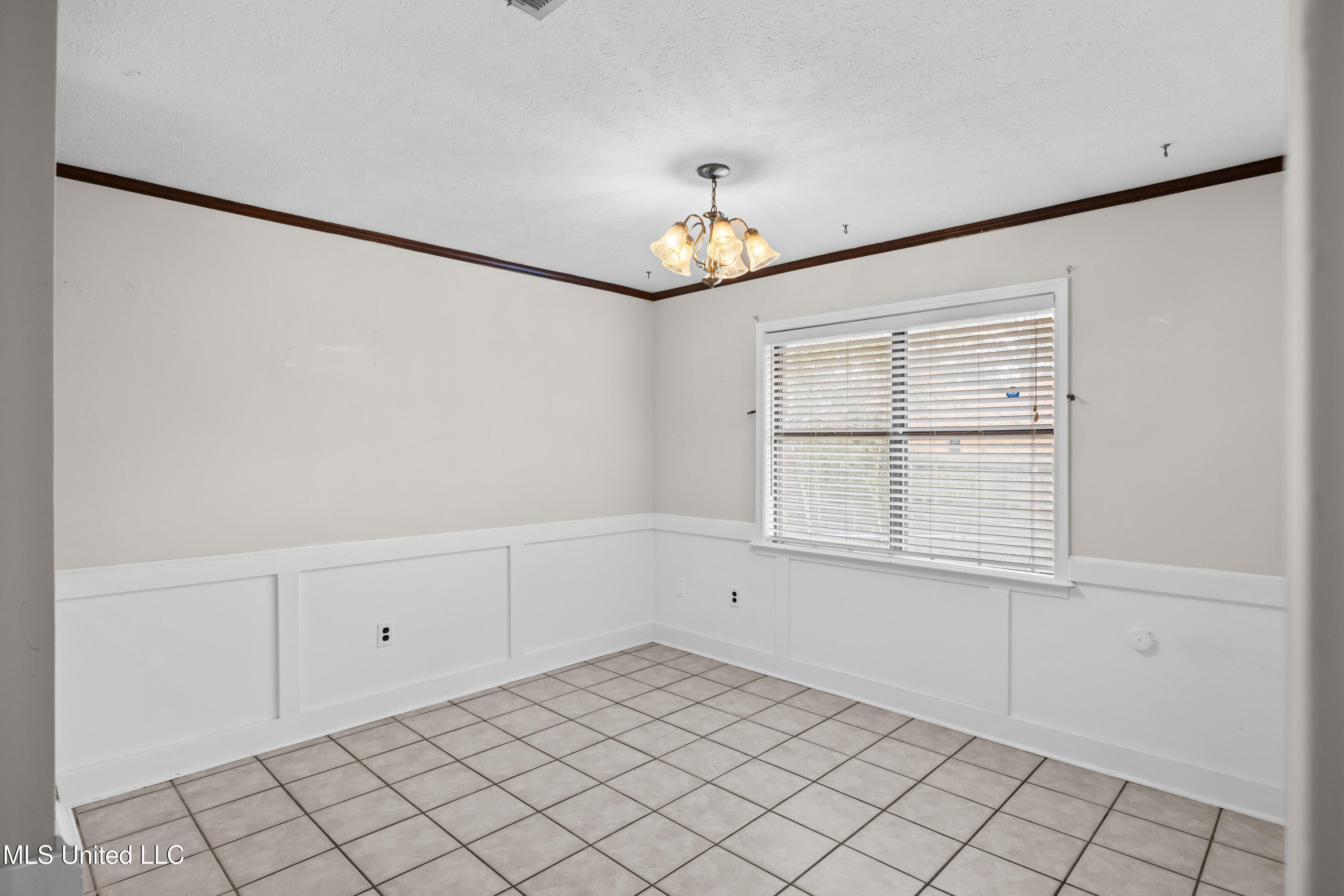 25 Ripple Drive Brandon, MS 39042 - Photo 4 of 13 Dining room