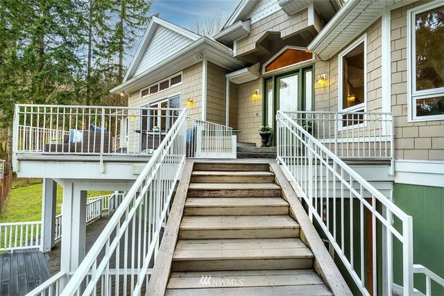 a view of an entryway with staircase