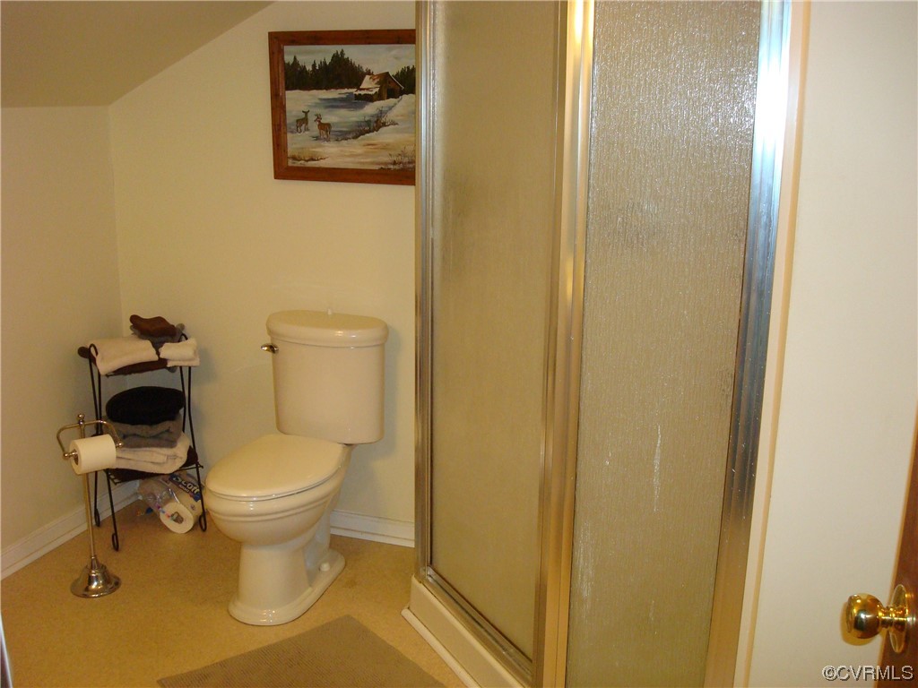 12803 Spring Run Road Chesterfield, VA 23832 - Photo 36 of 40 a bathroom with a toilet and a mirror