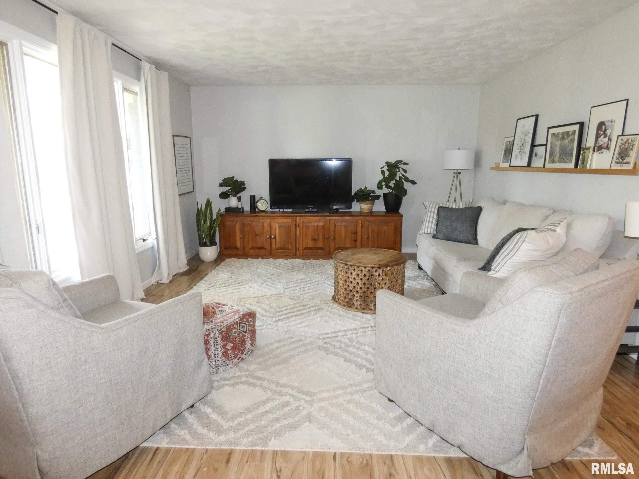 6732 North Post Oak Road Peoria, IL 61615 - Photo 4 of 31 Gallery Image 4
