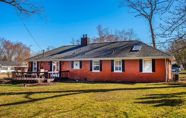 a front view of house with yard