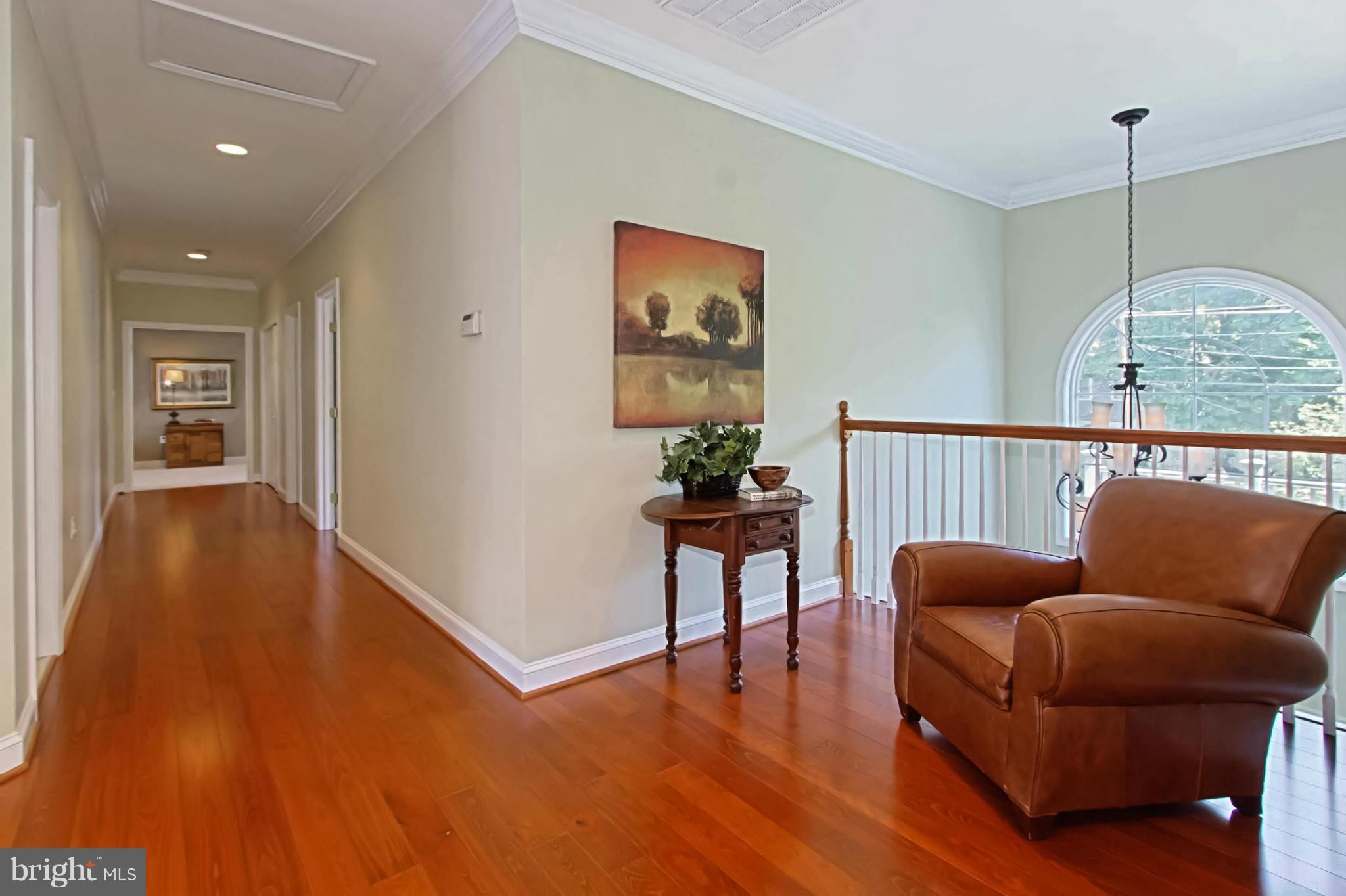 2830 North Rochester Street Arlington, VA 22213 - Photo 18 of 30 Upper Level Landing