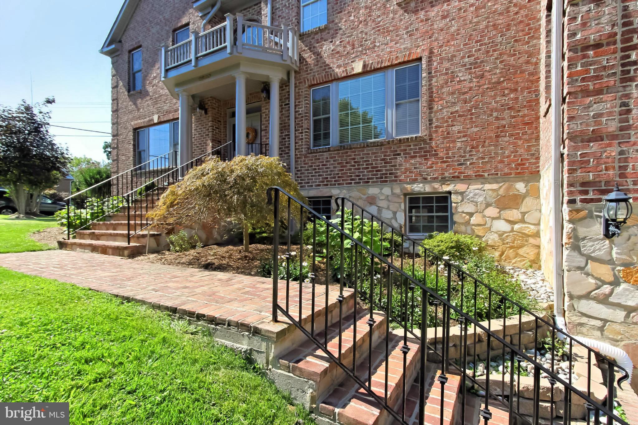 2830 North Rochester Street Arlington, VA 22213 - Photo 3 of 30 Exterior (General)