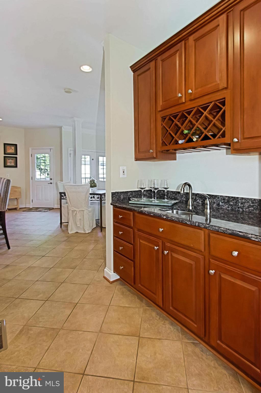 2830 North Rochester Street Arlington, VA 22213 - Photo 9 of 30 Butler's Pantry