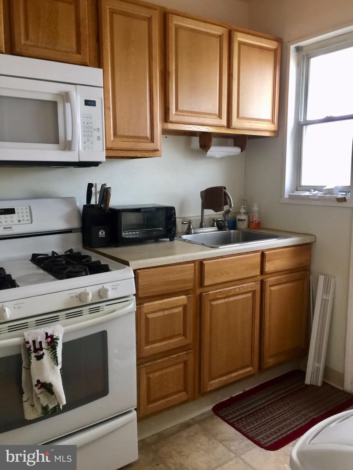 407 Old Home Road Baltimore, MD 21206 - Photo 11 of 20