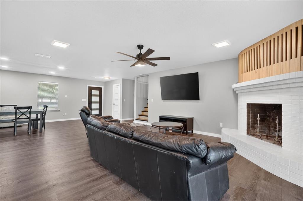 4041 Burleson Retta Road Burleson, TX 76028 - Photo 9 of 38