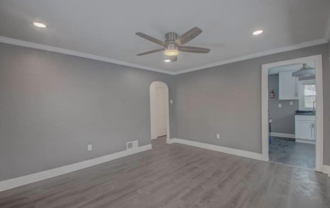 6568 Miller Avenue Gary, IN 46403 - Photo 6 of 11