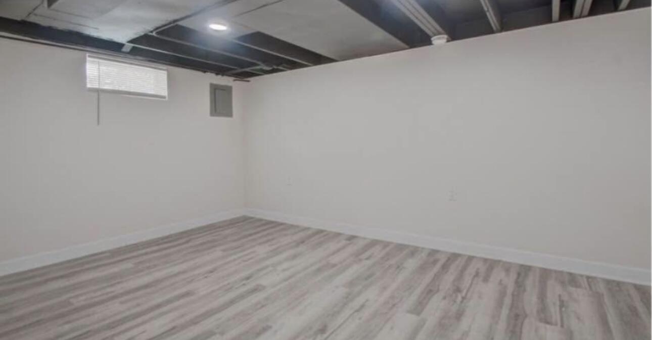 6568 Miller Avenue Gary, IN 46403 - Photo 10 of 11 a view of small space