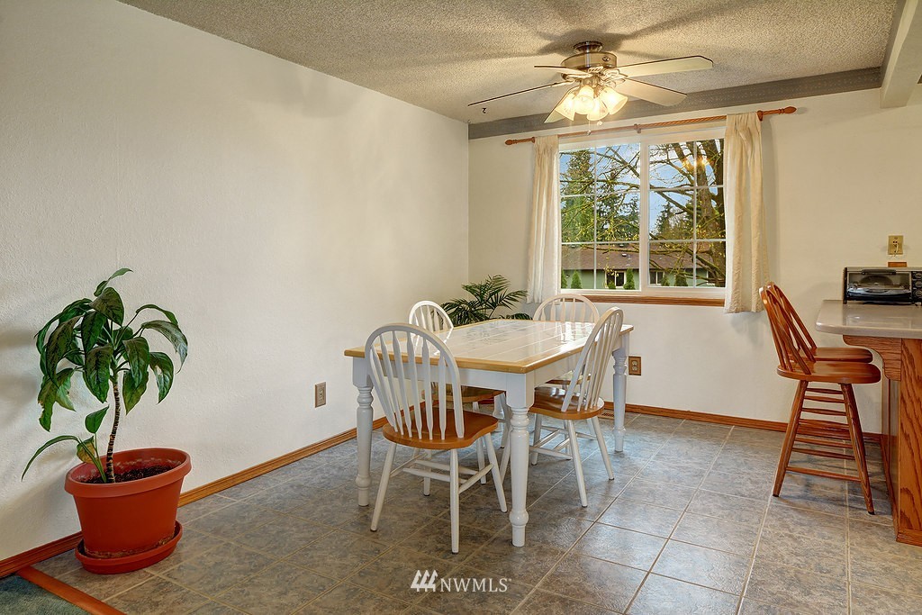 512 213th Street Southwest Bothell, WA 98021 - Photo 4 of 18