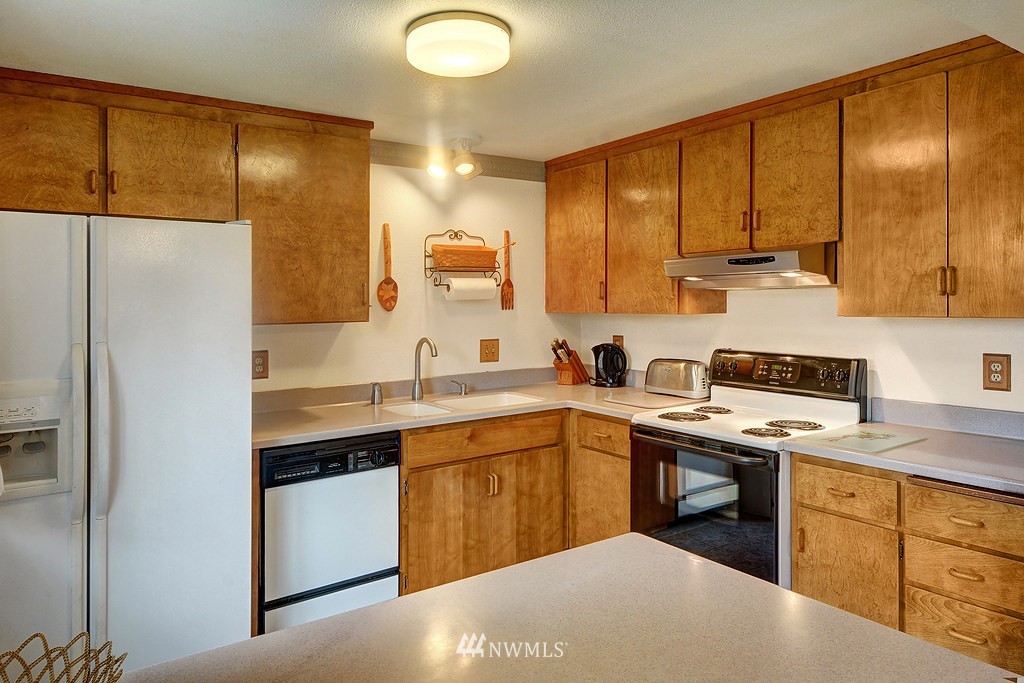 512 213th Street Southwest Bothell, WA 98021 - Photo 6 of 18