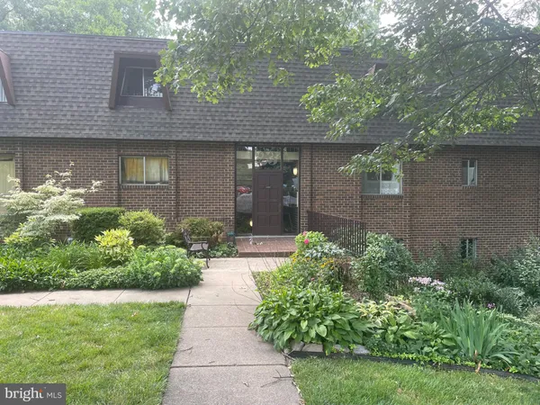 $2,350 | 11623 Vantage Hill Road, Unit C, Reston, VA 20190