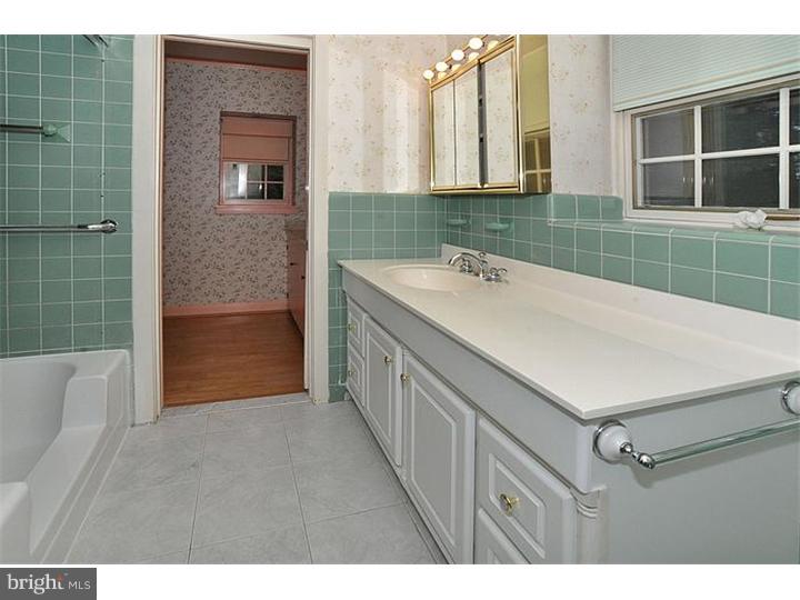 620 Meetinghouse Road Rydal, PA 19046 - Photo 14 of 21 Master Bathroom