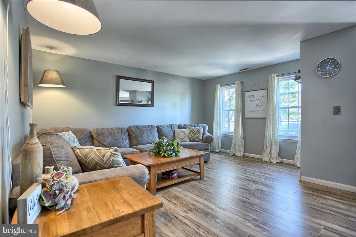 5445 Pond Road Harrisburg, PA 17111 - Photo 7 of 27 Gallery Image 7