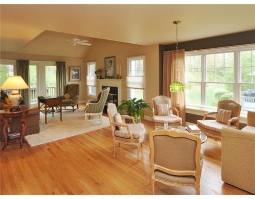 106 Channel View, Unit 3 Warwick, RI 02889 - Photo 4 of 12 Den/Family/Great Room.