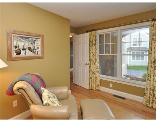 106 Channel View, Unit 3 Warwick, RI 02889 - Photo 6 of 12 Den/Family/Great Room.