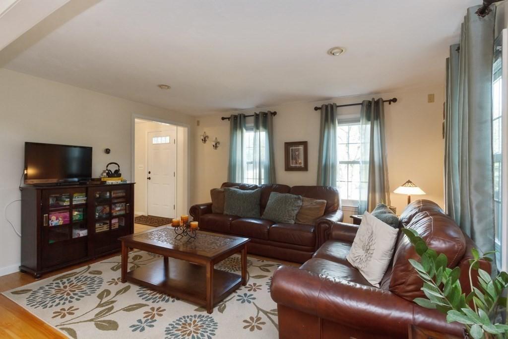 18 Thomas Road Berkley, MA 02779 - Photo 11 of 34 Gallery Image 11