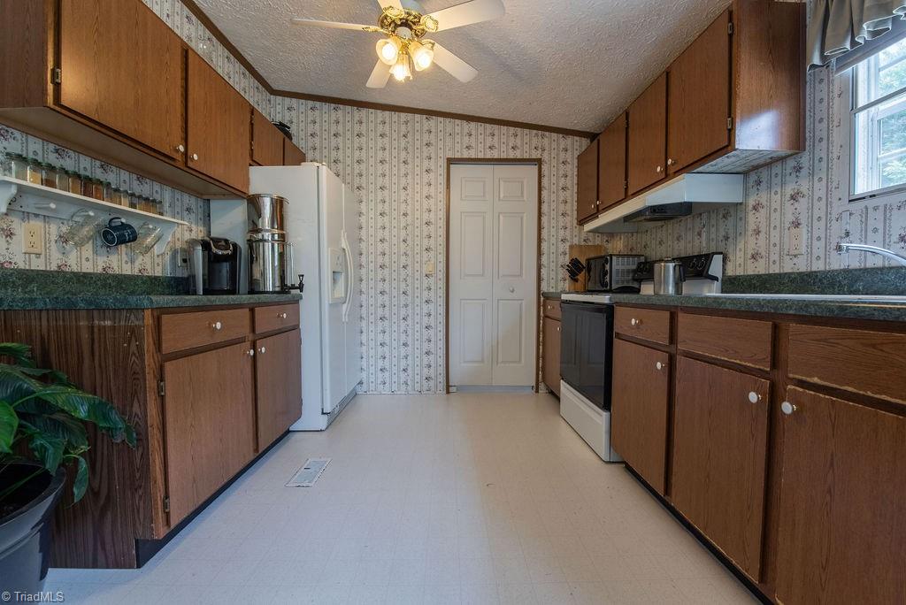 2276 Reedy Creek Road Lexington, NC 27295 - Photo 8 of 33 Gallery Image 8