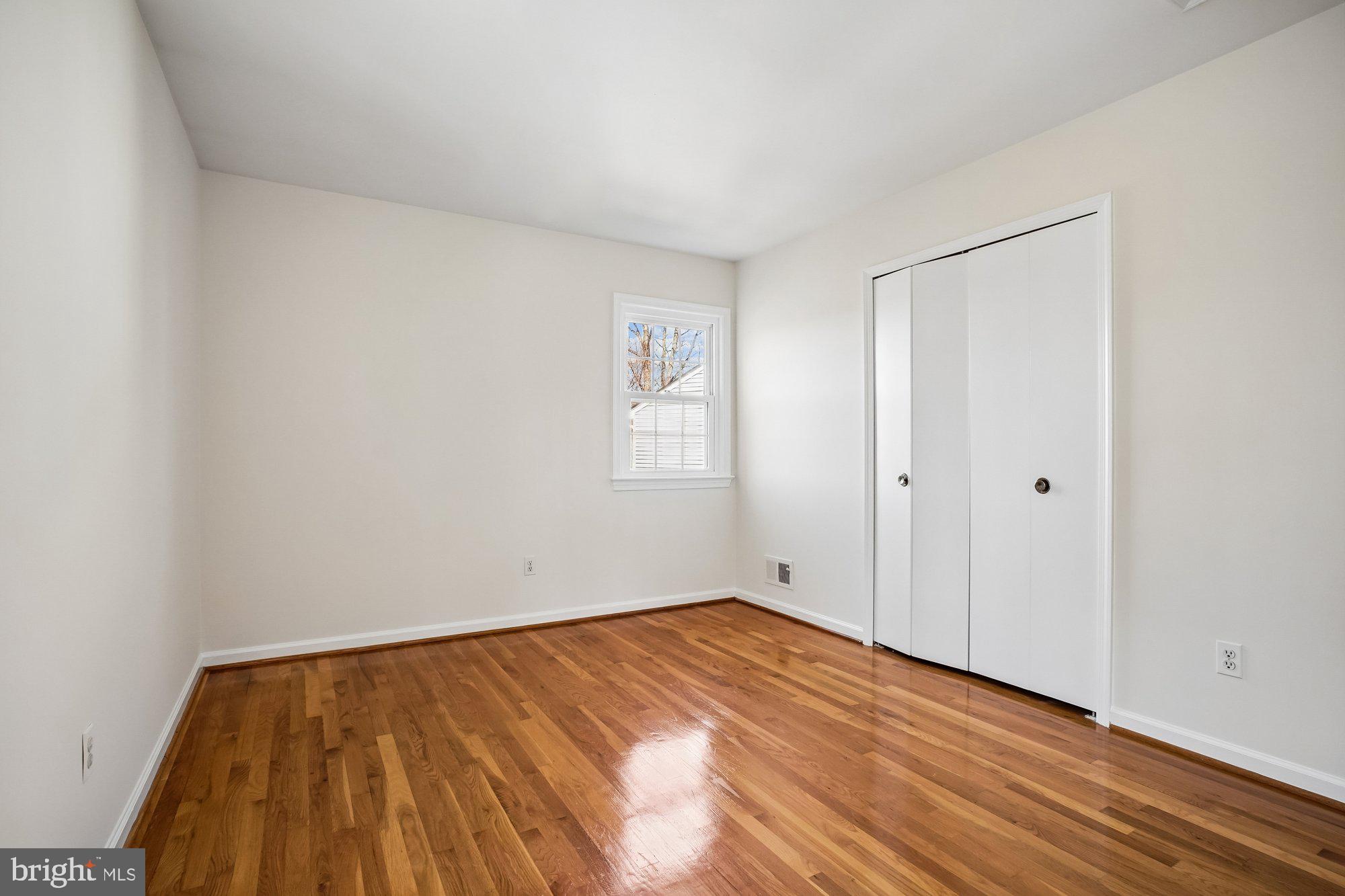 2126 Docket Lane Vienna, VA 22181 - Photo 33 of 63 Bedroom 2