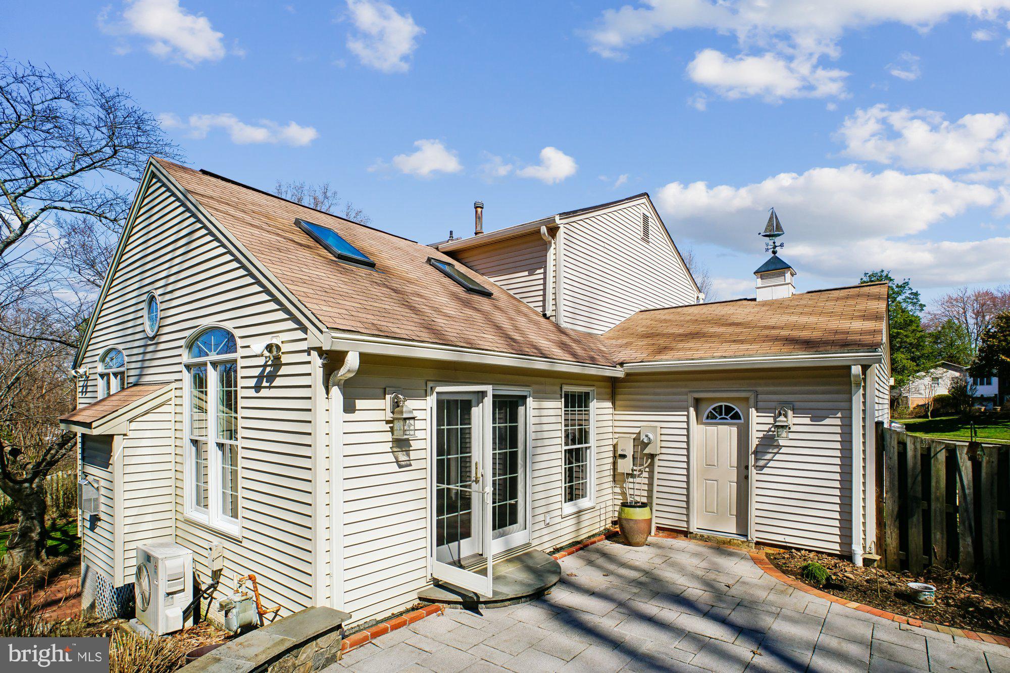 2126 Docket Lane Vienna, VA 22181 - Photo 48 of 63 Upper level patio off the family room