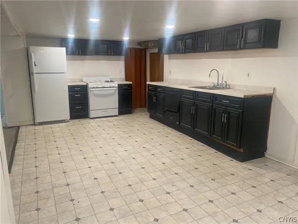 $220,000 | 228 Delhi Street, Syracuse, NY 13203