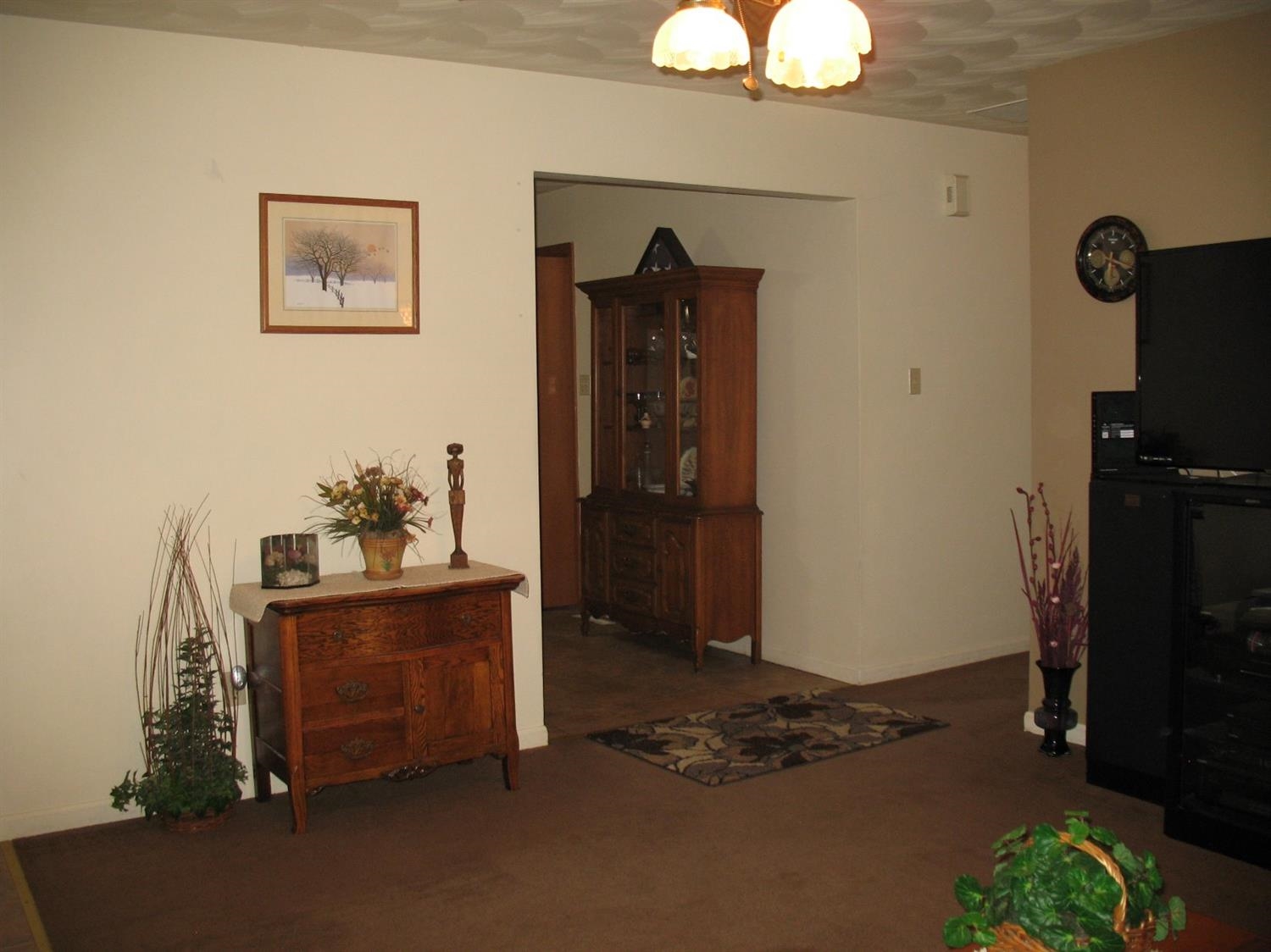 704-2 Juniper Road Valparaiso, IN 46385 - Photo 10 of 10 a living room with furniture