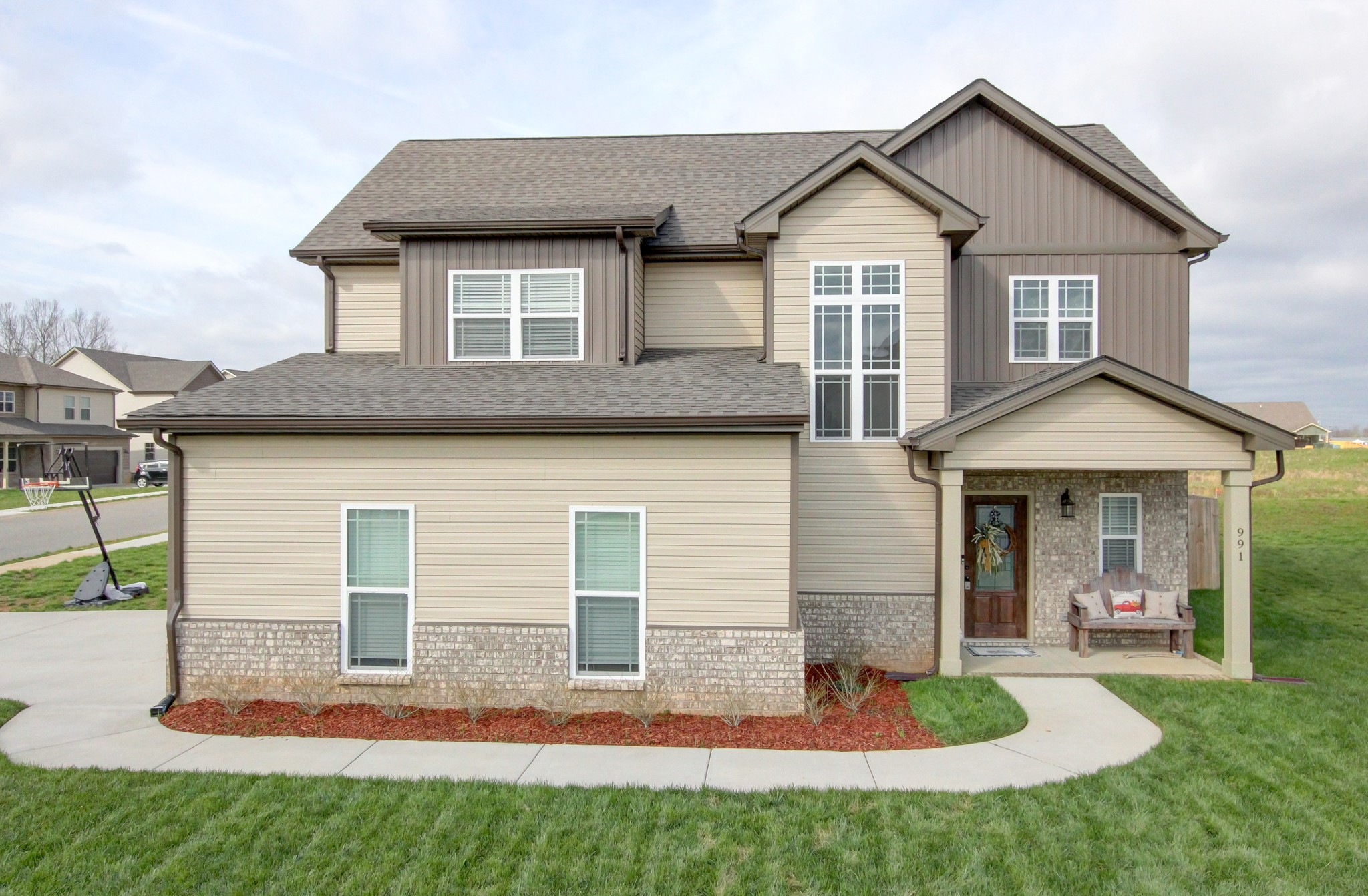 991 Cherry Blossom Lane, Clarksville, TN 37040 Compass