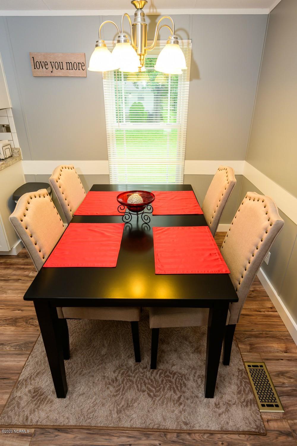 215 Wildlife Road New Bern, NC 28560 - Photo 5 of 23 dining room