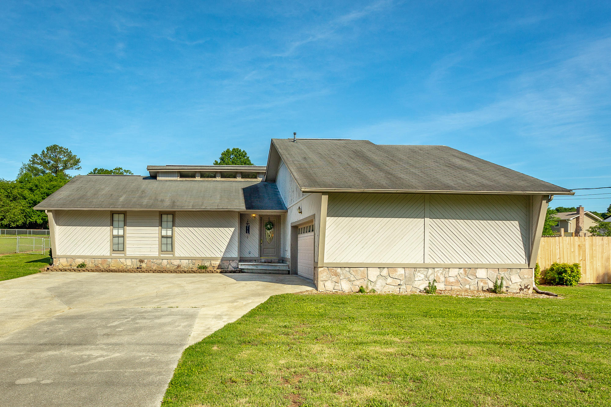 8105 Hale Road Hixson, TN 37343 - Photo 3 of 20 8105 Hale Rd. HD-2