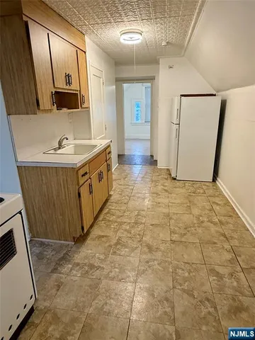 $1,100 | 13 Somerset Street, Unit 3, Garfield, NJ 07026