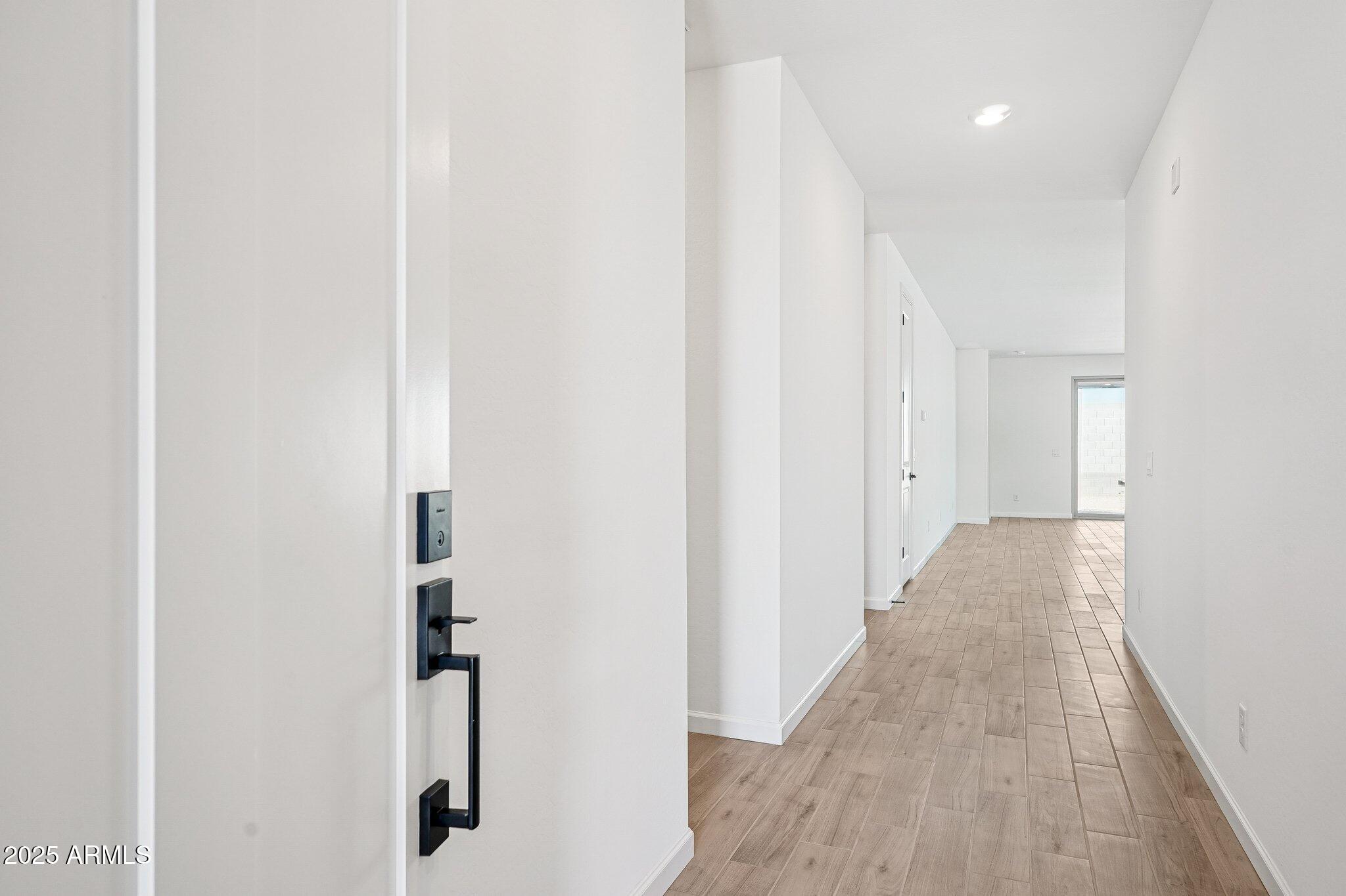 8-web-or-mls-W Bajada Rd-S2409-008