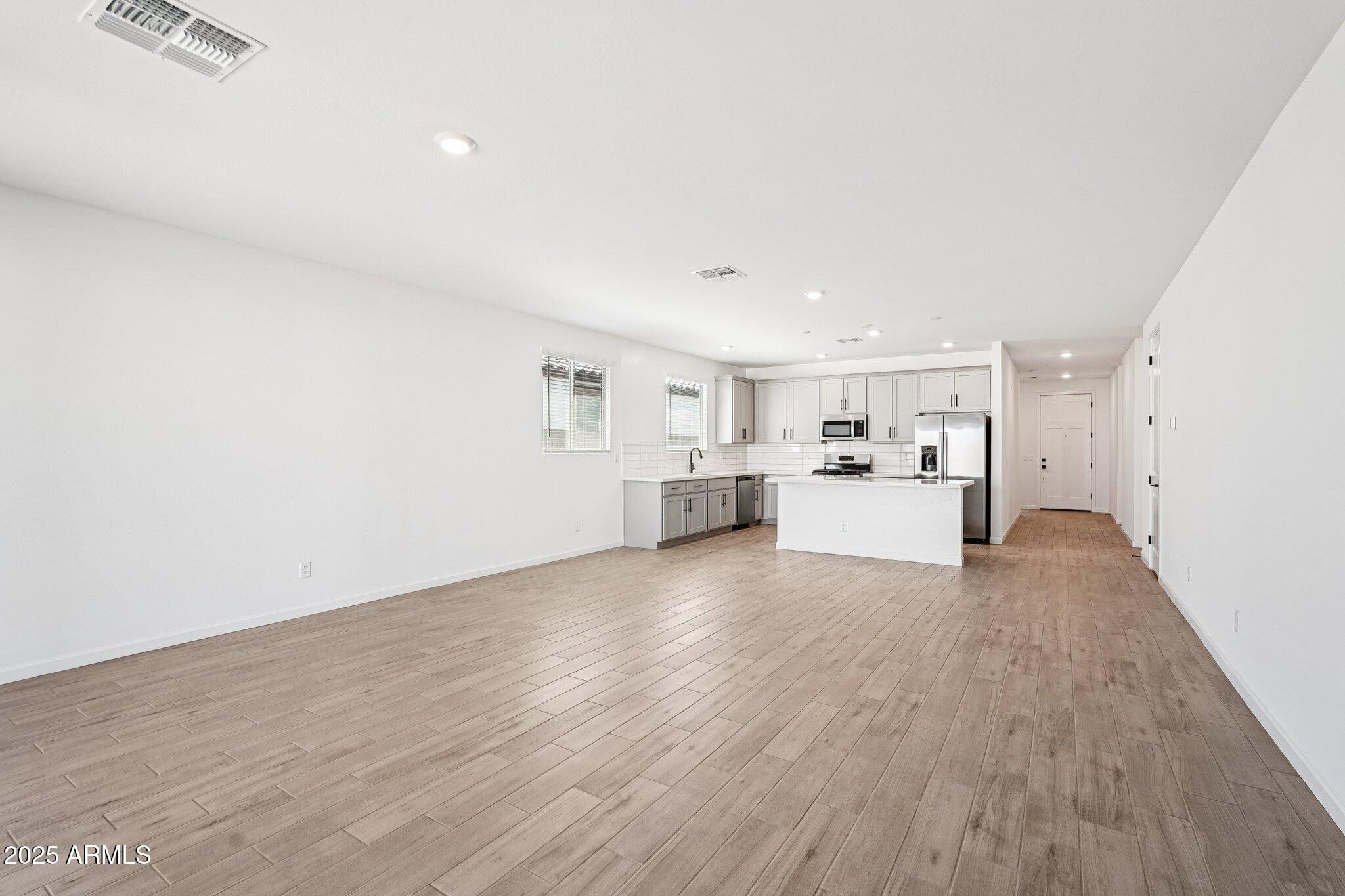 10-web-or-mls-W Bajada Rd-S2409-010
