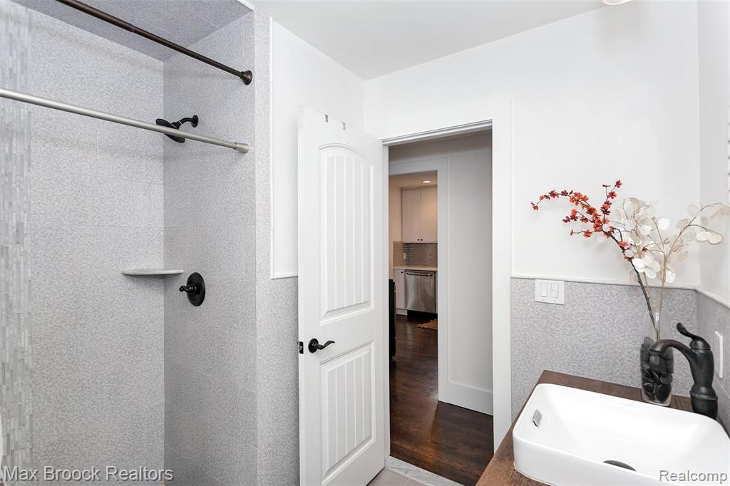 3630 Orchard Lake Road, Unit 1 West Bloomfield, MI 48324 - Photo 14 of 31